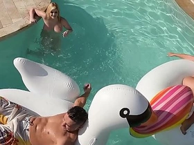 Katy jayne & vittoria dolce's intense poolside threesome