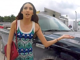Roadside - spicy latina fucks a big dick to free her car