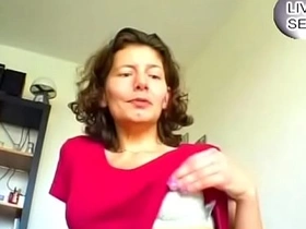 German mature plays with her pussy