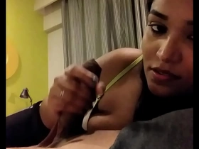 Indian sexy girl sucking her boy friend cock
