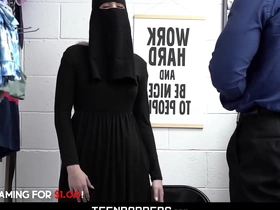 Fake muslim got caught stealing lingerie - teenrobbers com