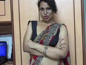 Amateur Indian Babe Lily Venal Talk