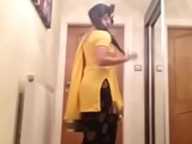 Busty Desi widely applicable plays with rubber cock
