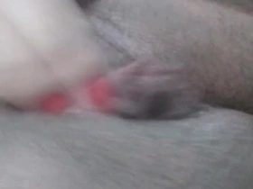 Watch Adresacana reach a explosive climax in her debut video call on the channel.